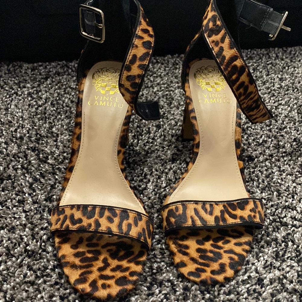 leapord rectangle heels